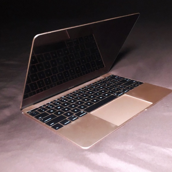 Gold MacBook Retina Display OS X 2016 El Capitan - Picture 3 of 6